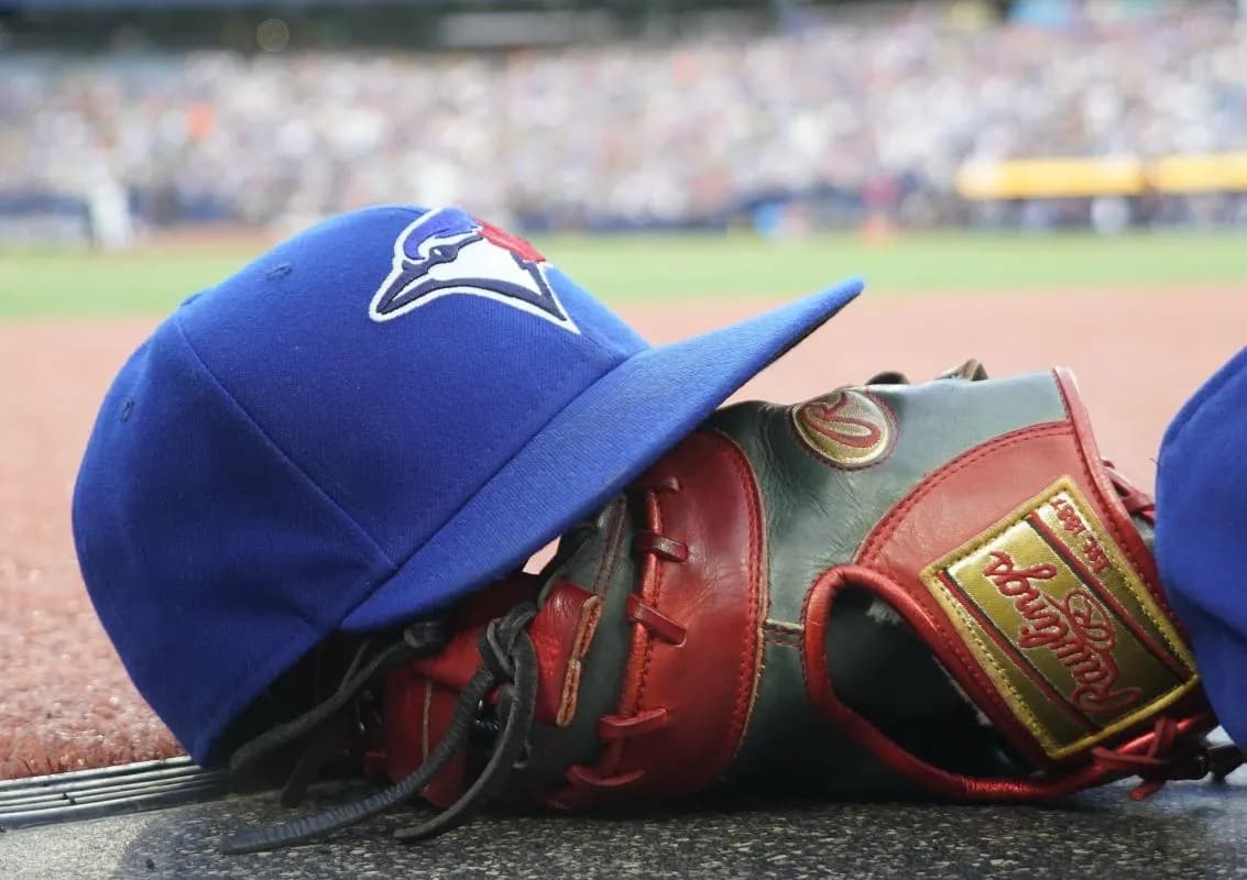 Blue Jays hat and glove #bluejays #mlb