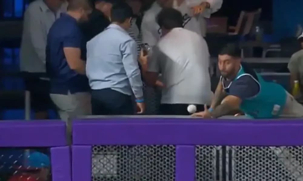 Marlins fan misses Shohei Ohtani's 50th home run ball