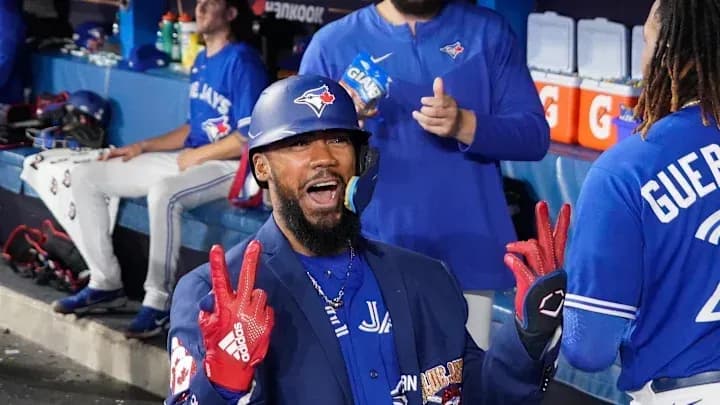 Boston Red Sox and Baltimore Orioles interested in signing former Blue Jay Teoscar Hernandez #bluejays #mlb