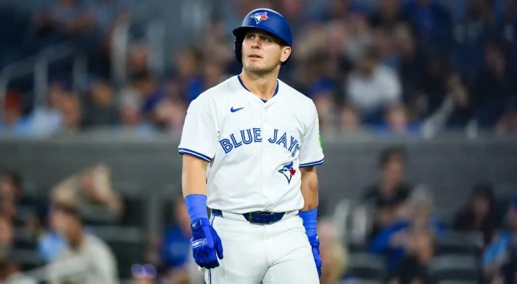 Blue Jays Daulton Varsho loses Platinum Glove award #bluejays #mlb