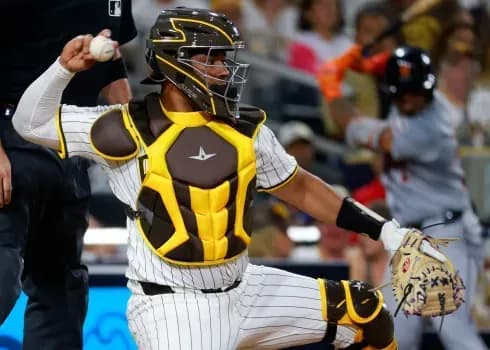 The Blue Jays looking to sign former Padres catcher Elias Diaz #bluejays #mlb