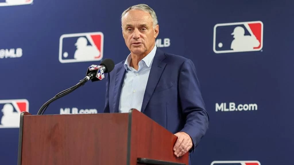 MLB commissioner Rob Manfred defends the Dodgers off-season #bluejays #mlb #dodgers