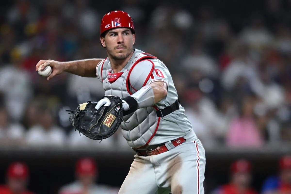 Pending free agent Philadelphia Phillies J.T. Realmuto #mlb #bluejays #phillies