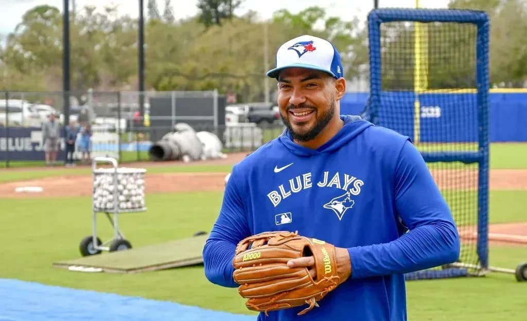 Blue Jays outfielder Anthony Santander is having some issues with his Visa #bluejays #mlb