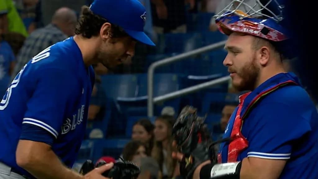 Blue Jays Alejandro Kirk hits walk off on former teammate Jordan Romano #bluejays #mlb