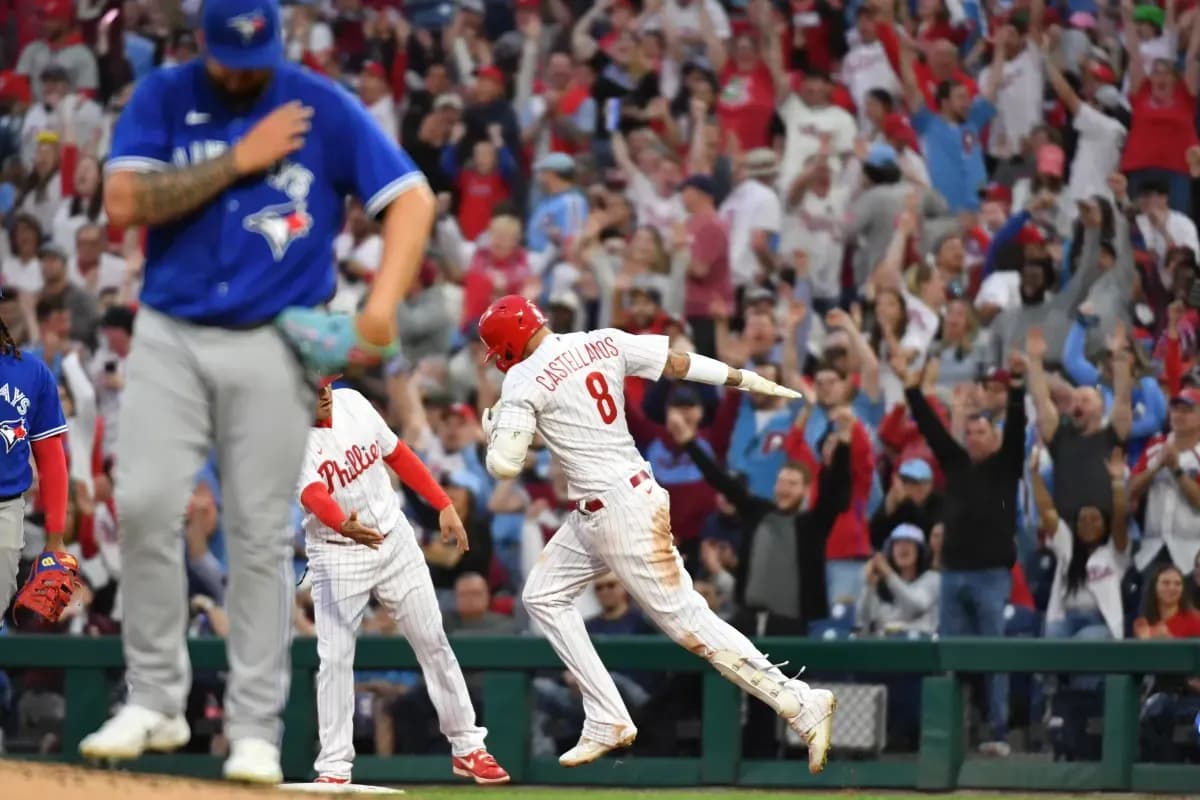 Blue Jays admin throws shot at Phillies fan on social media #bluejays #mlb