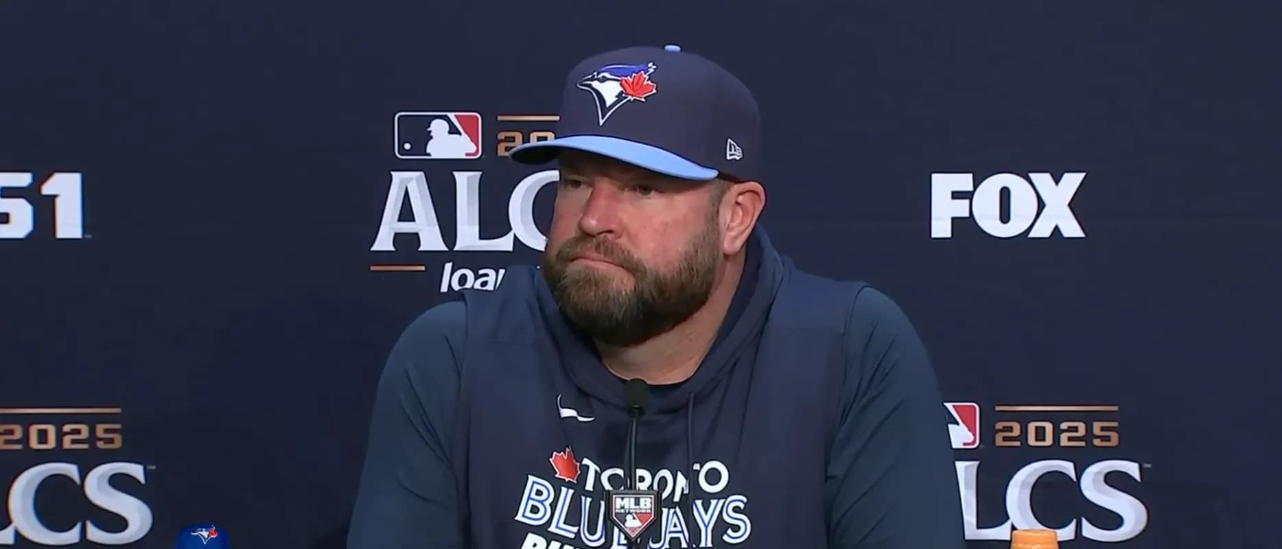 Blue Jays manager John Schneider speaks on Mariners fans cheering on George Springer's injury #bluejays #mlb