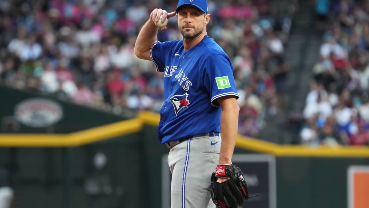Toronto Blue Jays pitcher Max Scherzer (31) reacts against the Arizona Diamondbacks in the fifth inning at Chase Field.