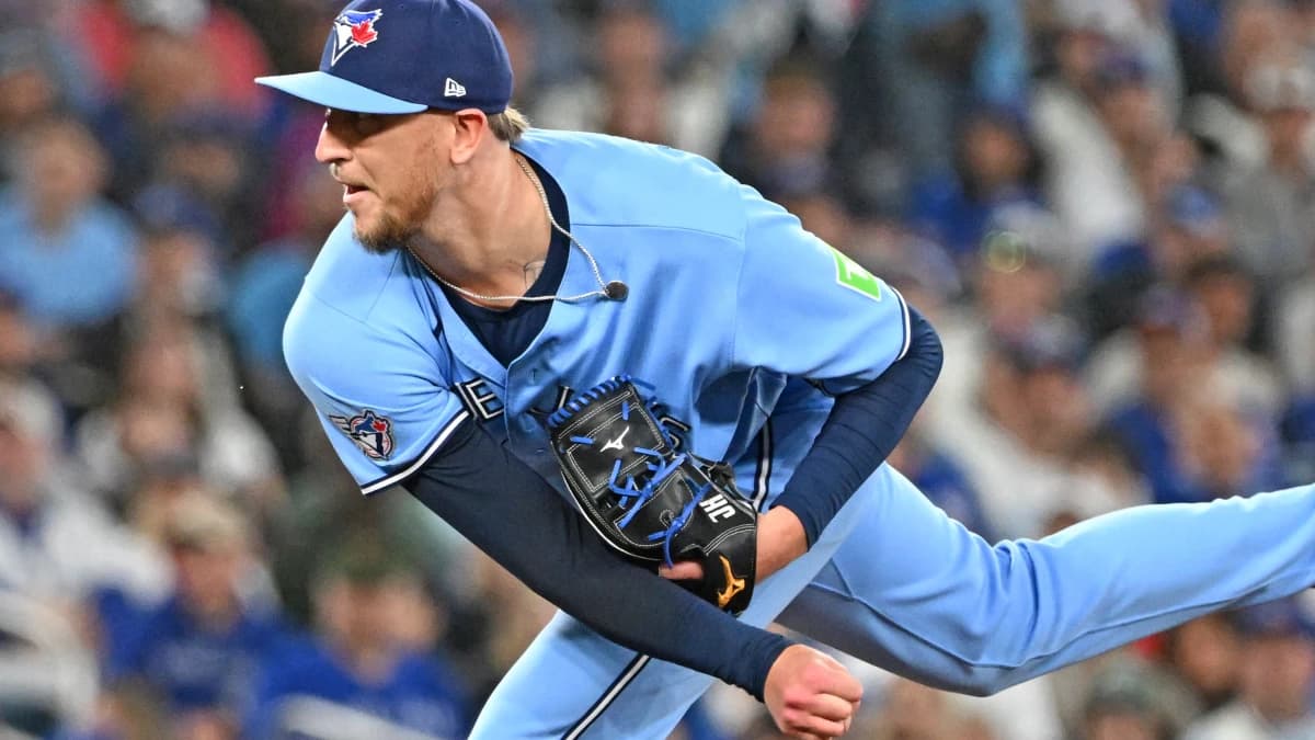 Toronto Blue Jays relief pitcher Jeff Hoffman (23) delivers a pitch against the Pittsburgh Pirates in the ninth inning at Rogers Centre.