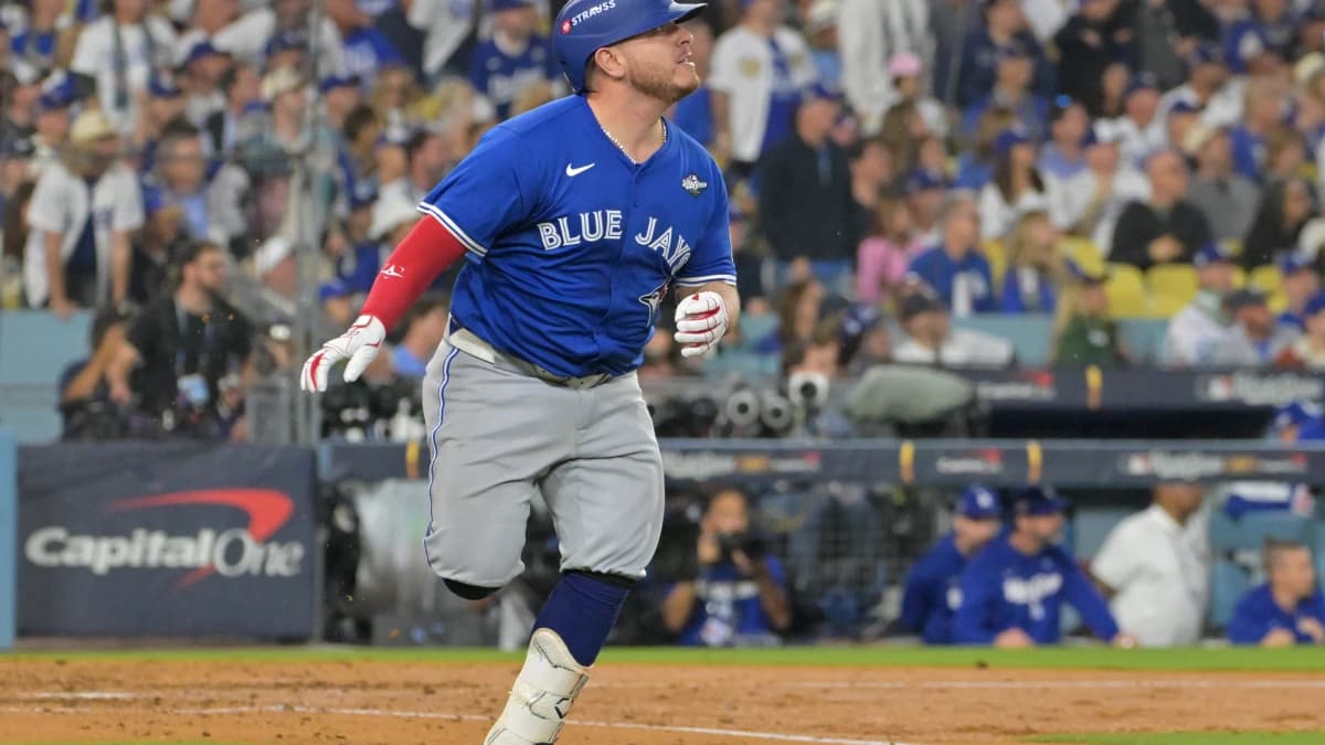 Toronto Blue Jays catcher Alejandro Kirk (30) runs after hitting a three run home run against the Los Angeles Dodgers in the fourth inning during game three of the 2025 MLB World Series at Dodger Stadium.