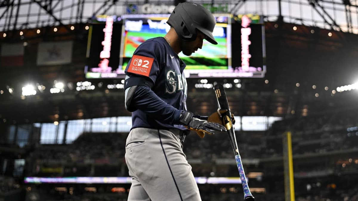 Seattle Mariners right fielder Rhylan Thomas (31) walks on to the field before his first major league at bat during the second inning against the Texas Rangers at Globe Life Field.