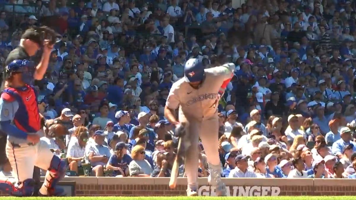 Vladimir Guerrero Jr exits against the Cubs
