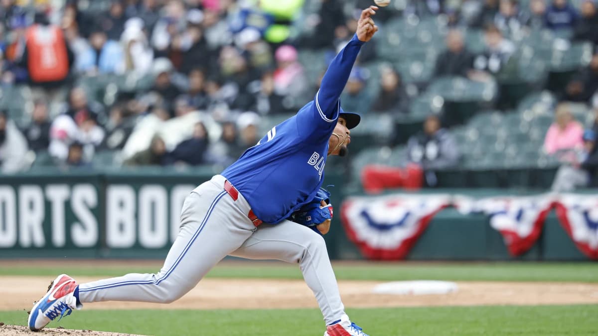 Toronto Blue Jays relief pitcher Lazaro Estrada (60) delivers a pitch against the Chicago White Sox during the fourth inning at Rate Field.