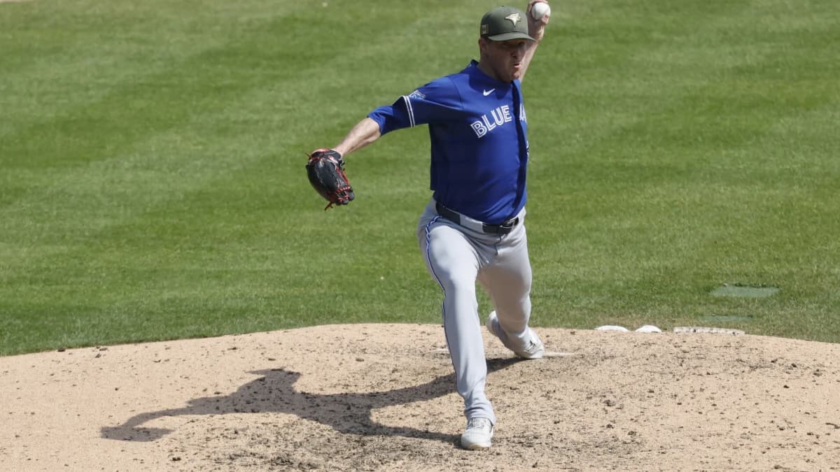 Toronto Blue Jays pitcher Joe Mantiply (35) pitches in the eighth inning against the Detroit Pistons at Comerica Park.