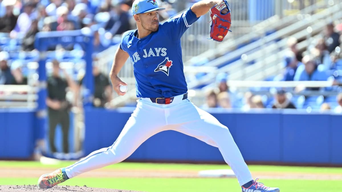 Toronto Blue Jays starting pitcher Jose Berrios (17) throws a pitch in the first inning against the New York Mets during spring training at TD Ballpark.