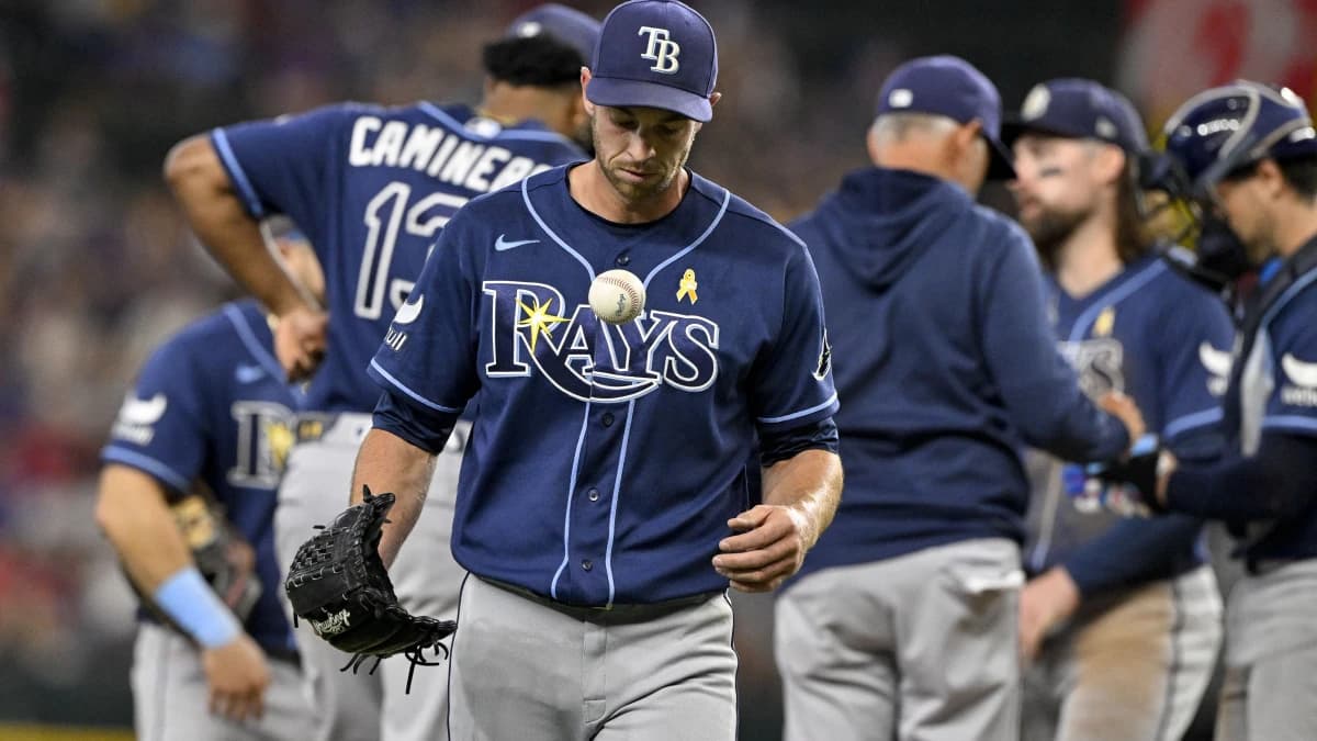 Tampa Bay Rays relief pitcher Steven Matz (32) is pulled from the game against the Texas Rangers during the fifth inning at Globe Life Field.
