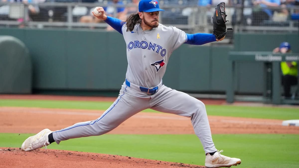 Toronto Blue Jays starting pitcher Spencer Arrighetti (45) delivers a pitch against the Kansas City Royals during the first inning at Kauffman Stadium