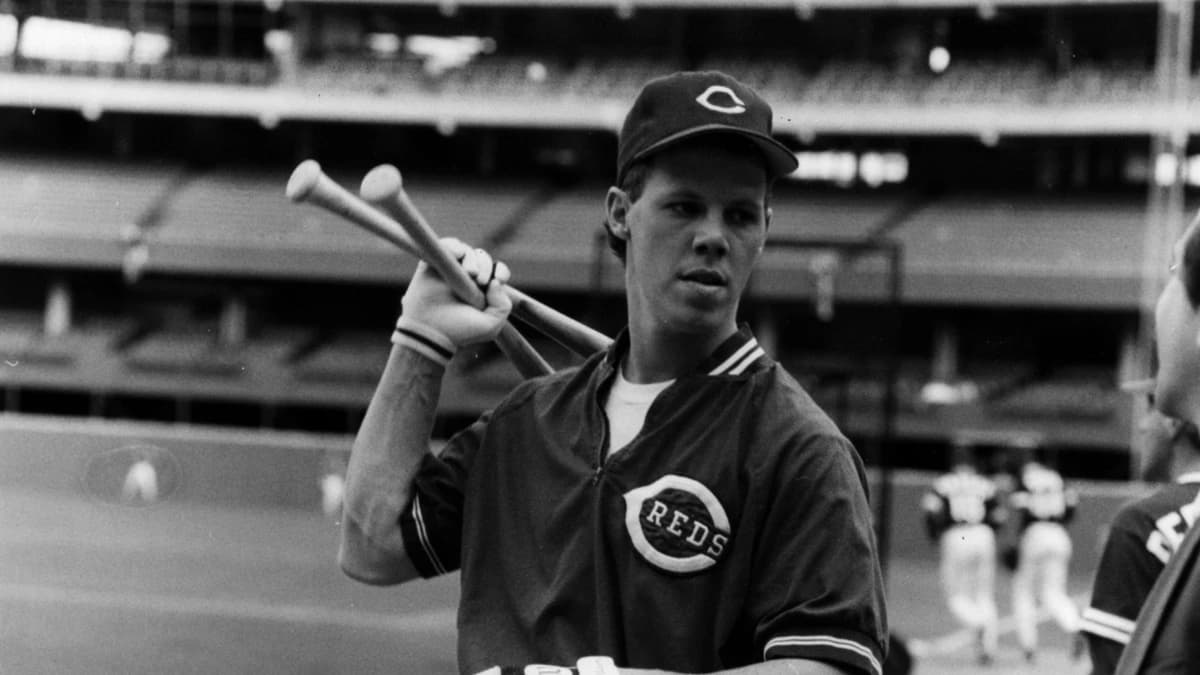 OCTOBER 16, 1990: Todd Benzinger during batting practice at Riverfront Stadium before game one of the World Series in Cincinnati. 1990 Cincy Reds 20