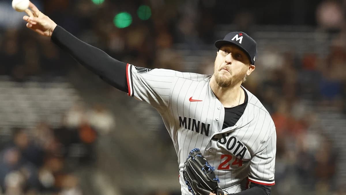 Minnesota Twins relief pitcher Jeff Hoffman (24) pitches the ball against the San Francisco Giants during the ninth inning at Oracle Park.