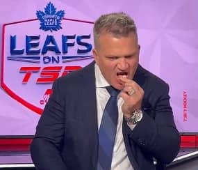 Jeff O'Neill loses his teeth on air #bluejays #mlb
