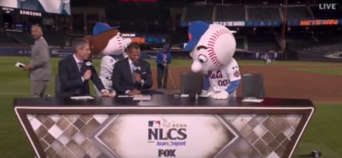 Derek Jeter overreacts after game 5 of NLCS #yankees #bluejays #mlb