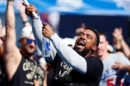 Blue Jays looking at signing Teoscar Hernandez now that Blake Snell has signed #bluejays #mlb