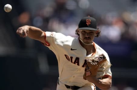 Former Blue Jays star pitcher is struggling in his new role with the Giants. #BlueJays #Hicks #Giants #Pitcher