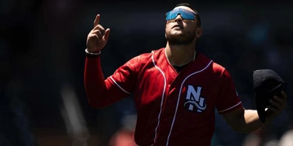 Blue Jays prospect Gabriel Martinez makes unbelievable catch #bluejays #mlb
