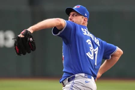 Toronto Blue Jays pitcher Max Scherzer (31) throws against the Arizona Diamondbacks in the first inning at Chase Field.