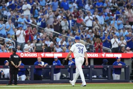 Toronto Blue Jays pitcher Max Scherzer (31) leaves the game in the fourth inning against the Philadelphia Phillies to a standing ovation at Rogers Centre