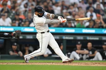 Detroit Tigers second baseman Gleyber Torres (25) hits an RBI double against the Minnesota Twins in the third inning at Comerica Park.