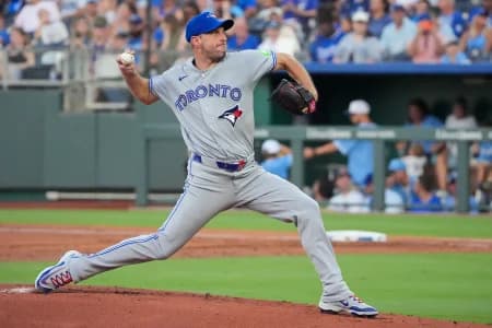 Toronto Blue Jays starting pitcher Max Scherzer (31) delivers a pitch against the Kansas City Royals during the first inning at Kauffman Stadium