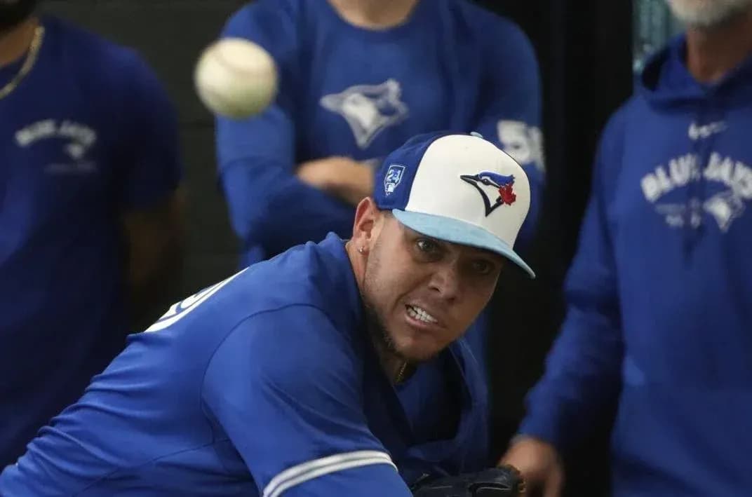 Rodriguez warming up at Spring Training
