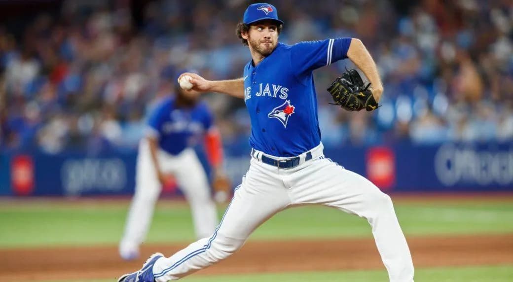 Jordan Romano closing out 9th inning