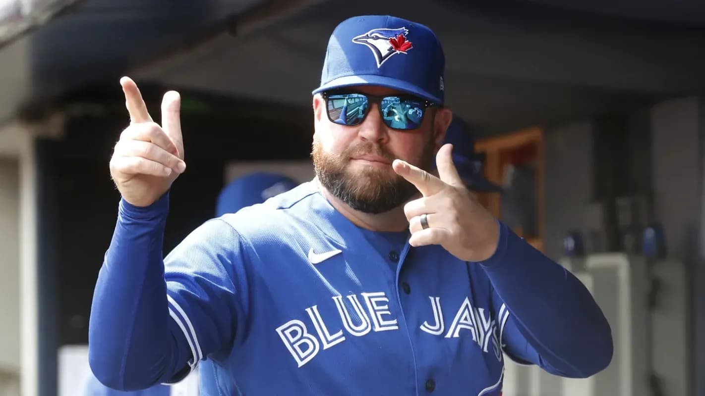 Schneider in the dugout #bluejays #mlb