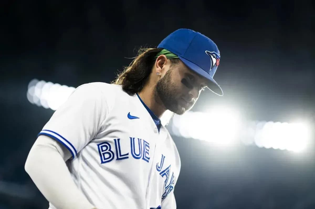 The Blue Jays are looking to keep shortstop Bo Bichette around for the 2025 season #bluejays #mlb