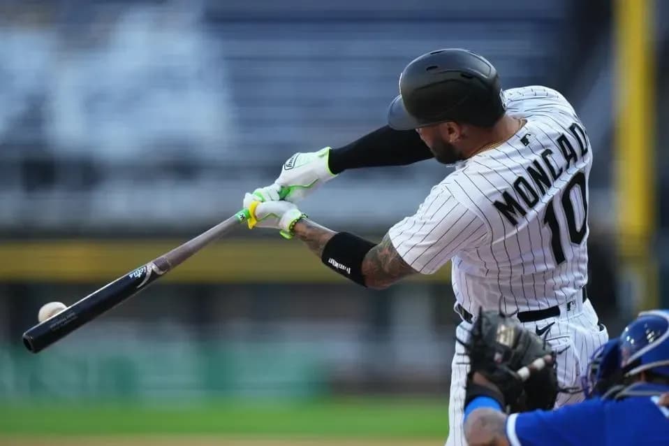 Blue Jays interested in signing free agent Yoan Moncada #bluejays #mlb