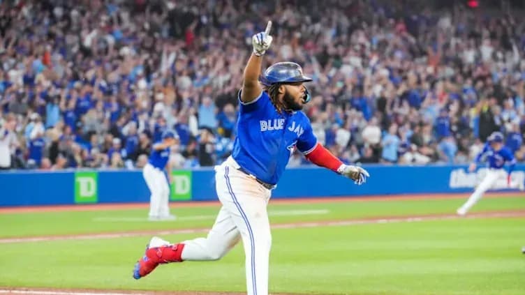 Blue Jays could look into a trade with the Mariners for Vladimir Guerrero Jr #bluejays #mlb