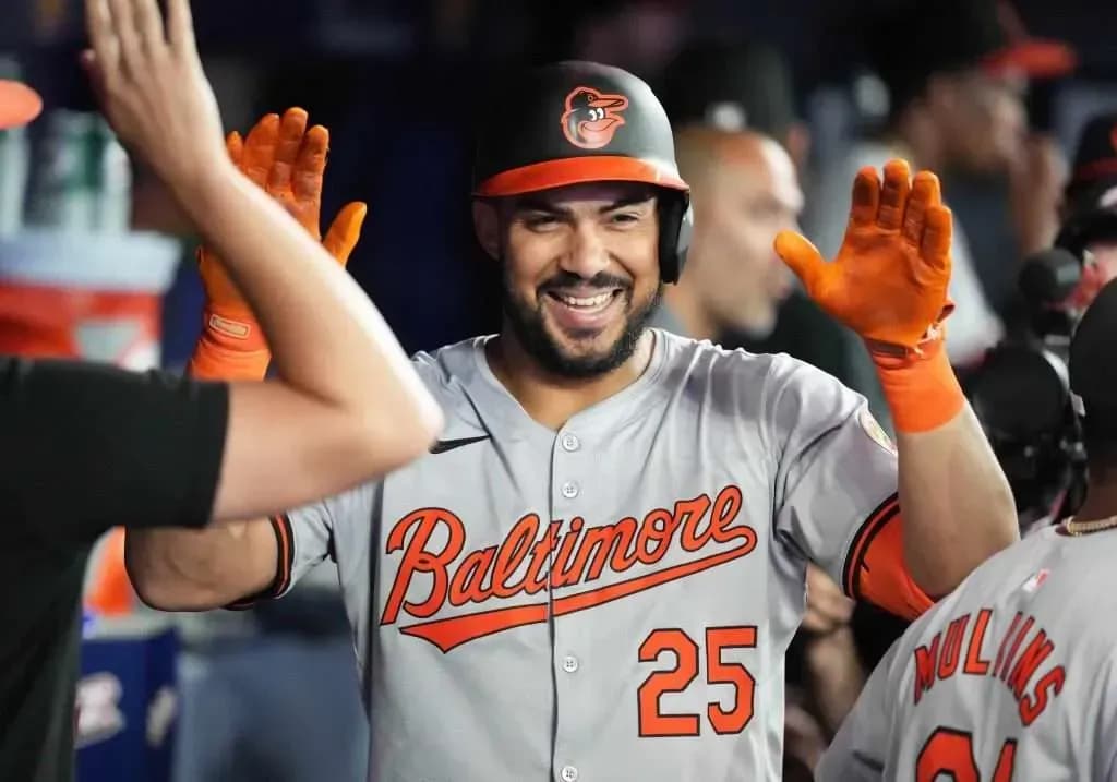 Free Agent Anthony Santander seems to want to sign with the Blue Jays #bluejays #mlb