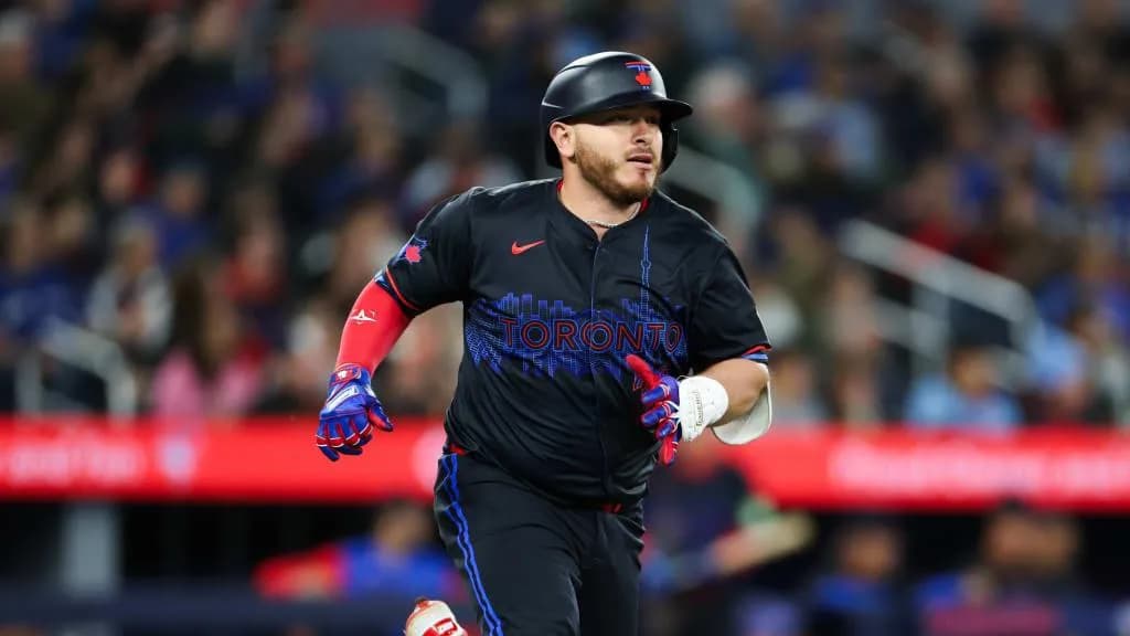 Blue Jays catcher Alejandro Kirk has been on fire lately #bluejays #mlb