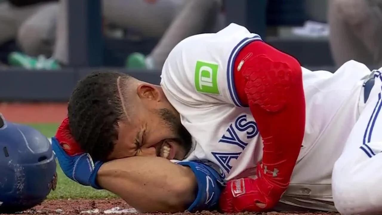 Blue Jays outfielder Jonatan Clase goes down with an injury #bluejays #mlb