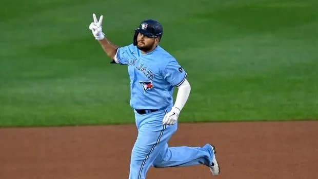 Blue Jays looking to possibly bring back Rowdy Tellez #bluejays #mlb