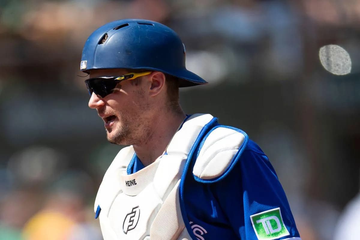 Blue Jays manager John Schneider speaks on Tyler Heineman's errors yesterday #bluejays #mlb