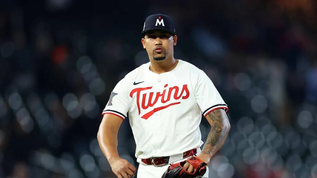 Blue Jays and Twins looking at potential trade involving pitcher Jhoan Duran #bluejays #mlb