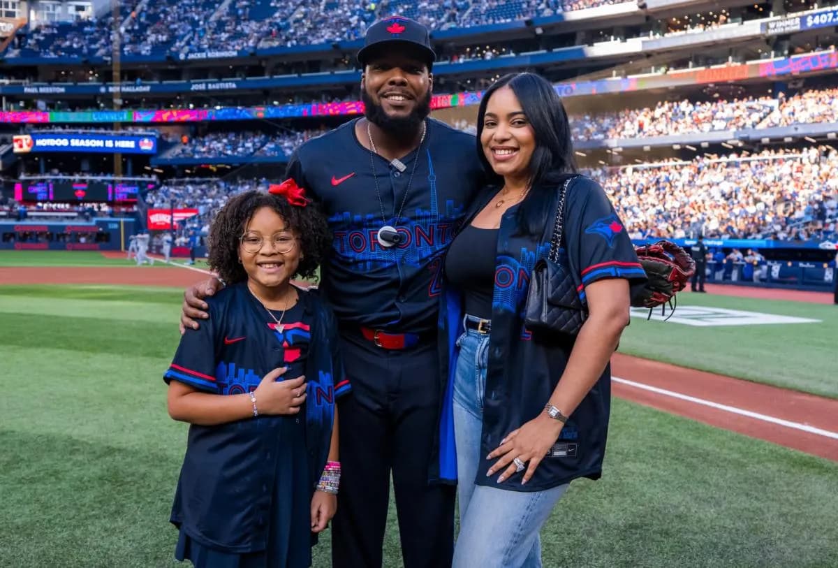 Blue Jays Vladimir Guerrero with his family #bluejays #mlb