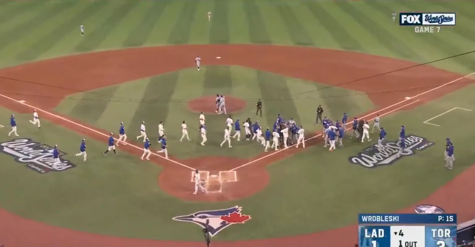 Benches clear in the World Series between the Dodgers and Blue Jays