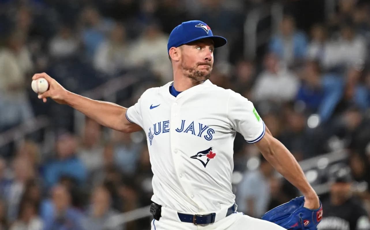 Toronto Blue Jays starting pitcher Chris Bassitt (40) delivers a pitch against the Minnesota Twins in the first inning at Rogers Centre.