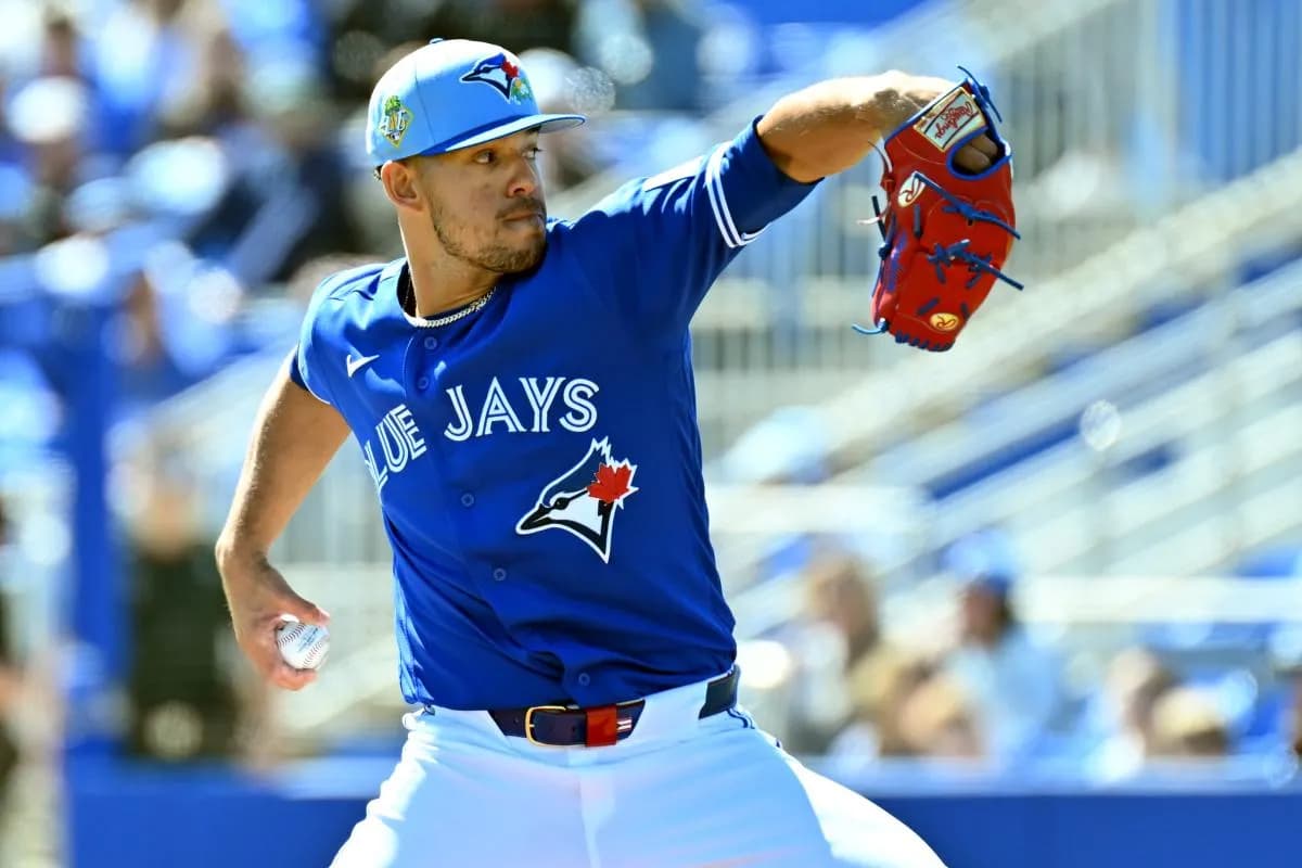Toronto Blue Jays starting pitcher Jose Berrios (17) throws a pitch in the first inning against the New York Mets at TD Ballpark.