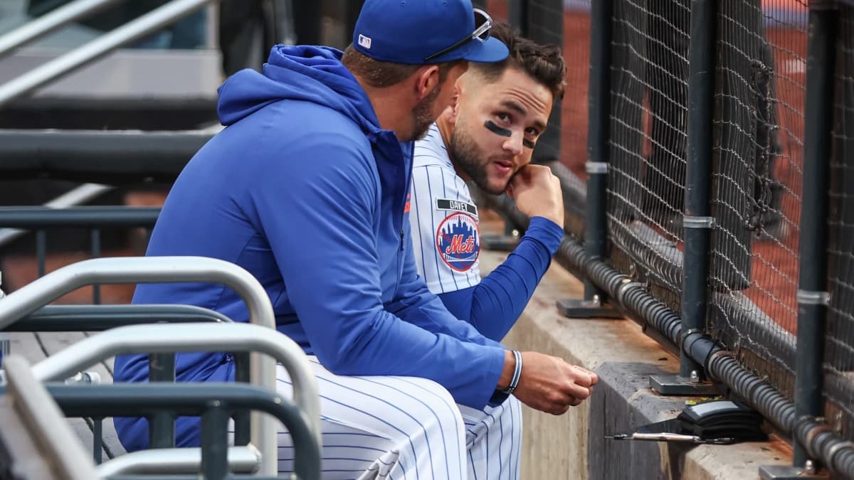 New York Mets third baseman Bo Bichette (19) talks with catching coach J.P. Arencibia (68) following a 3-0 loss to the Colorado Rockies at Citi Field.