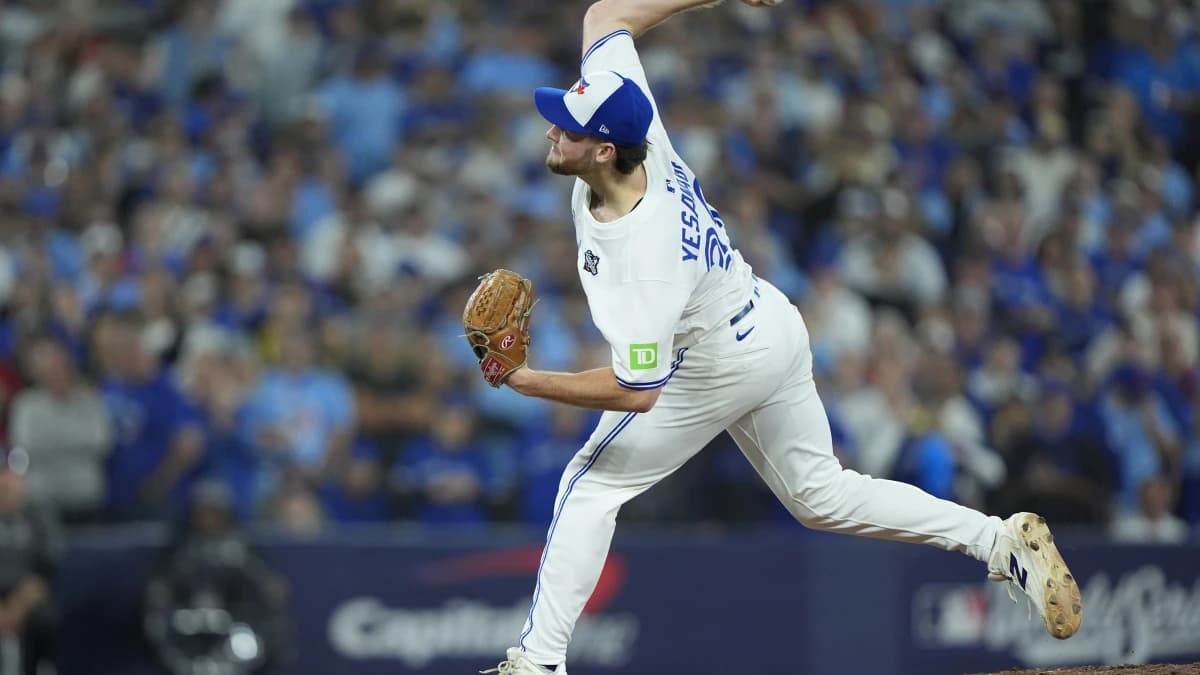 Toronto Blue Jays pitcher Trey Yesavage (39) pitches against the Los Angeles Dodgers in the eighth inning during game seven of the 2025 MLB World Series at Rogers Centre.
